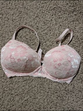 Victoria's Secret Lightly Padded Lace Nursing Bra